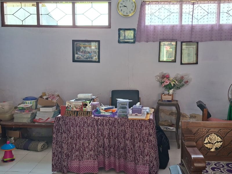 Ruang Kepsek / Guru